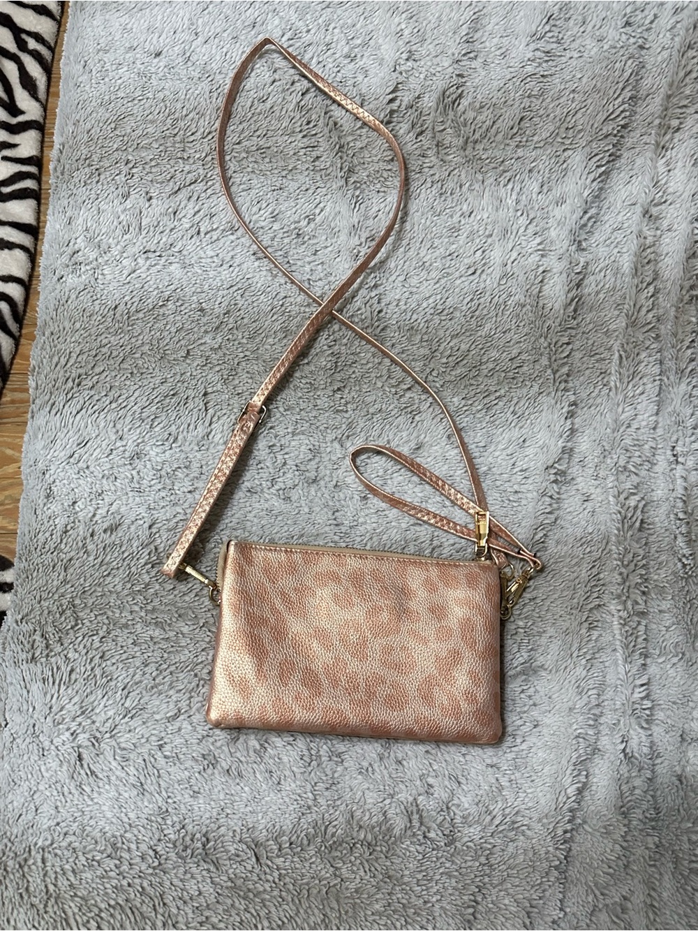 Metallic Rose Gold Crossbody Wristlet Bag - Women's Versatile Purse